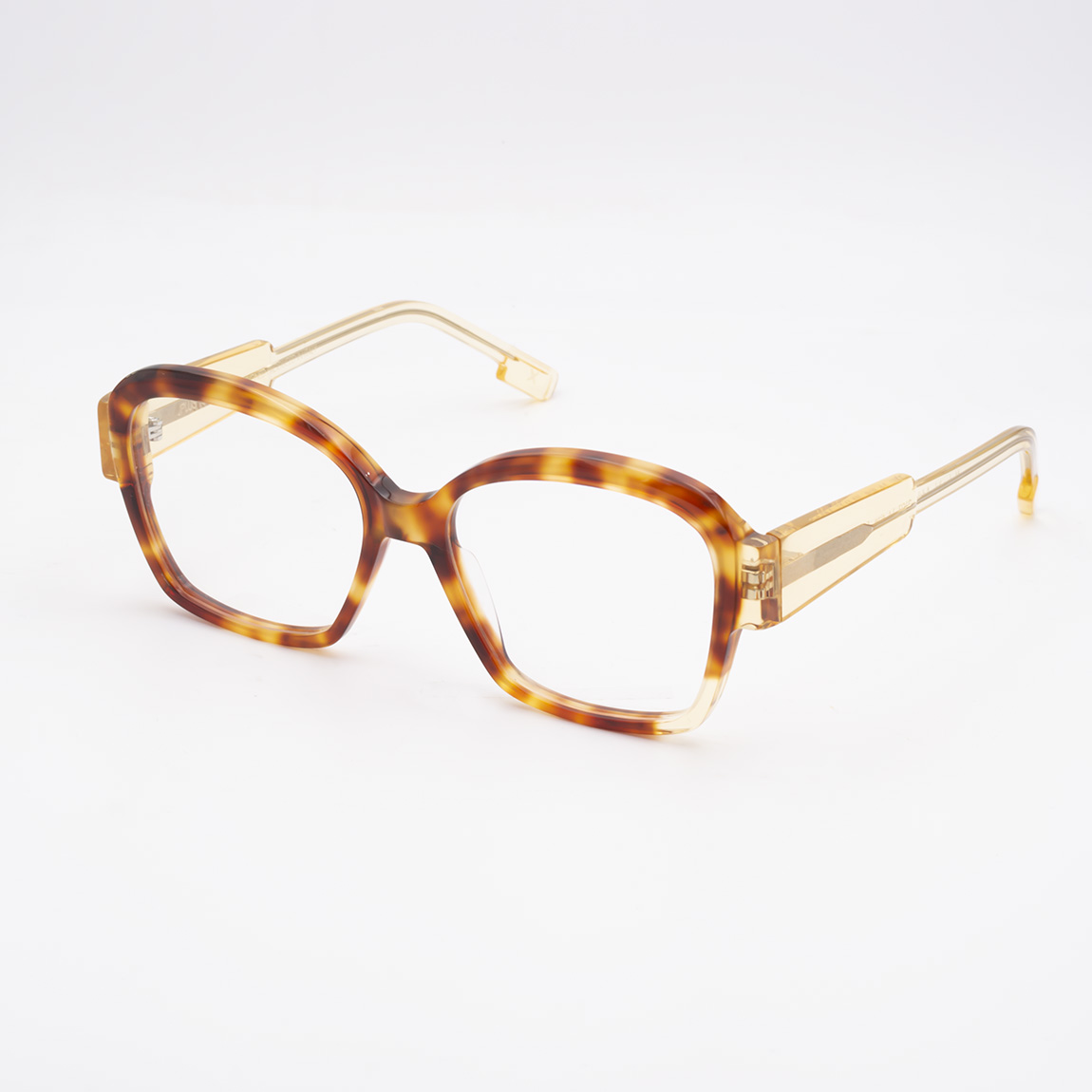 jplus-adele-2197-13-04