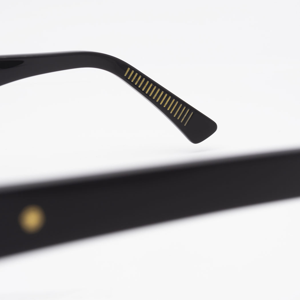 kyme-dario-col-1-glossy-black-04