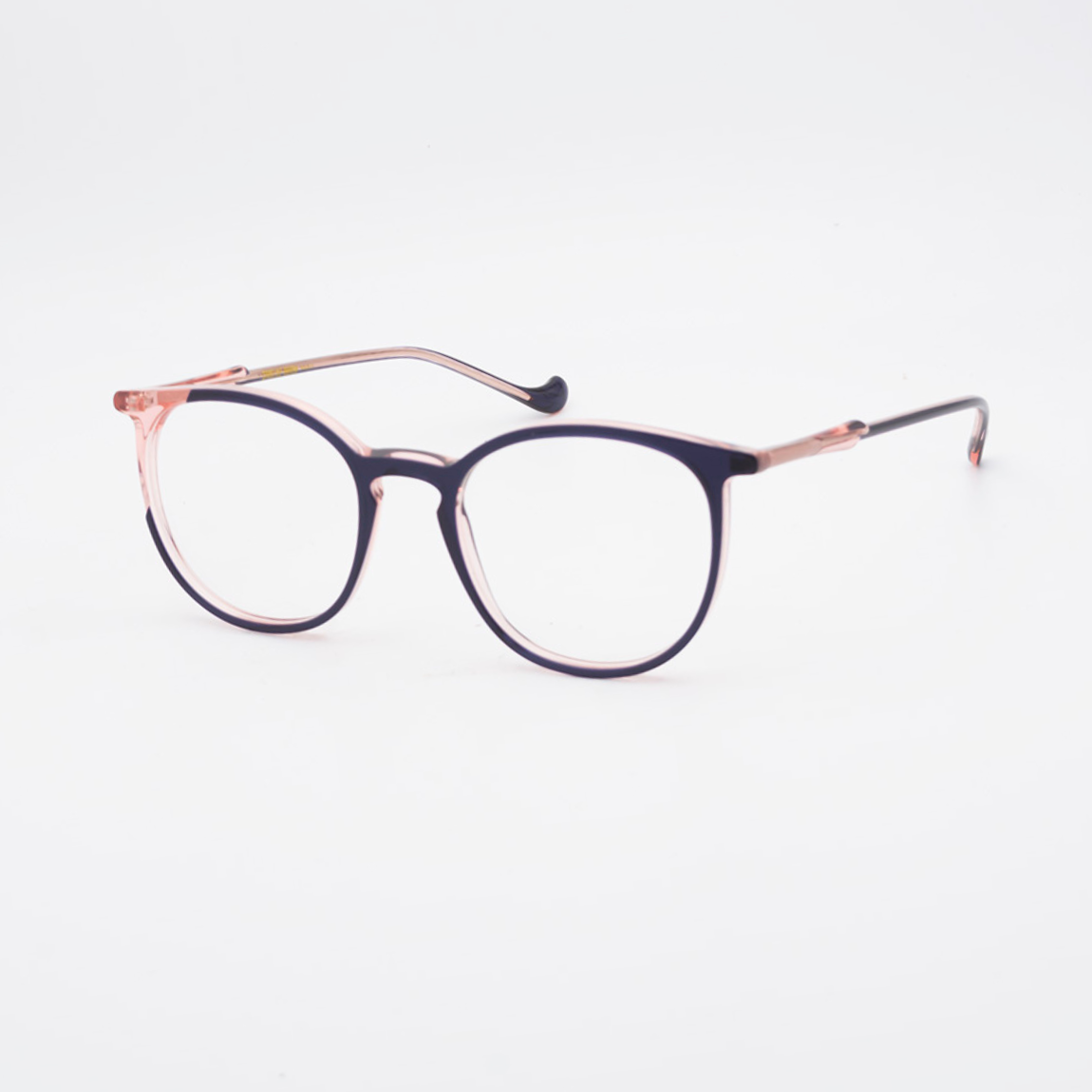 caroline-abram-connie-664-01