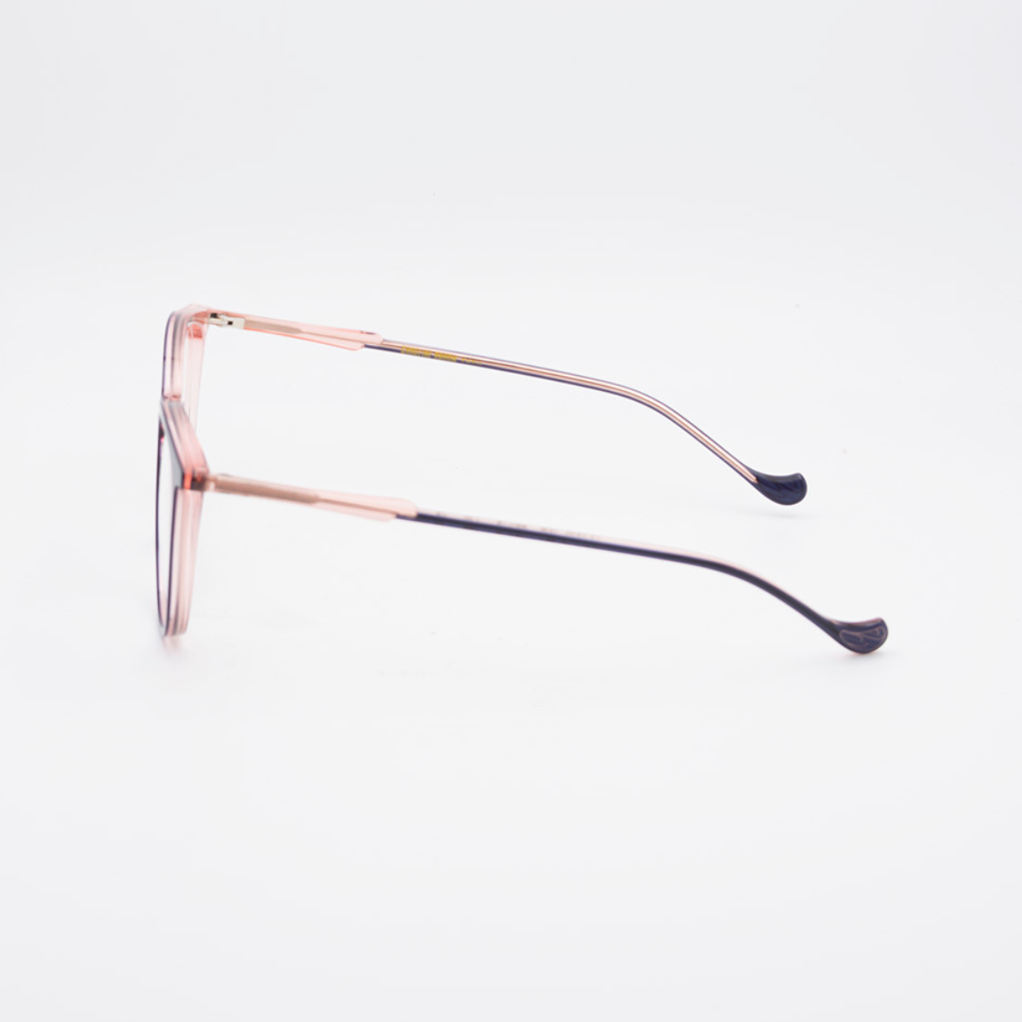 caroline-abram-connie-664-03